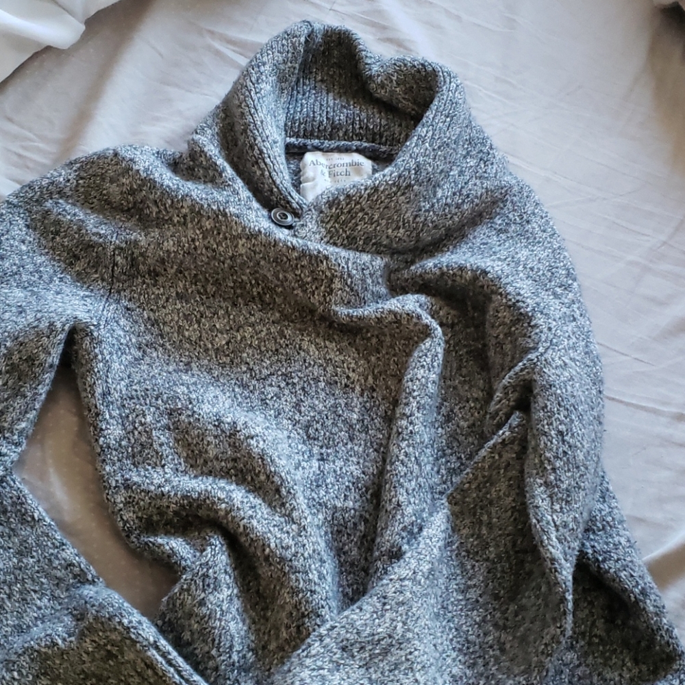 Abercrombie sweater